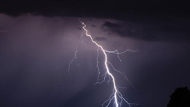Schauer und Gewitter: Regenfront zieht &uuml;ber Franken - Besserung in Sicht?