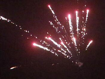 Starker Nebel trübte das Sylvester-Feuerwerk. Foto: Josef Hofbauer