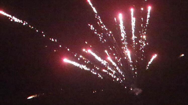 Starker Nebel trübte das Sylvester-Feuerwerk. Foto: Josef Hofbauer