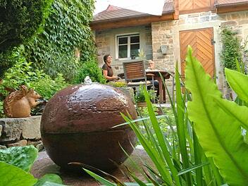 Eine Oase in der Altstadt ist der Garten der Erlweins. Fotos: Obst- und Gartenbauverein Zeil