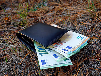 Geld finden, Geldbeutel, Finderlohn, Meldepflicht, Euro, Geldbeutel