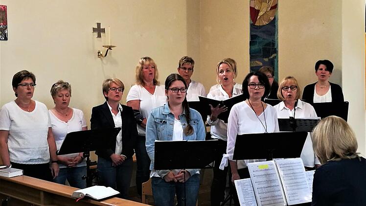 Der Gottesdienst wurde vom Chor "Cantate Nova" musikalisch gestaltet.