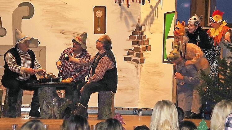 2017 spielte die Theatergruppe Neufang ihre ganz eigene Version des Märchens "Die Bremer Stadtmusikanten". Man darf gespannt sein, was sich die Akteure für dieses Jahr ausgedacht haben. Foto: Heike Schülein