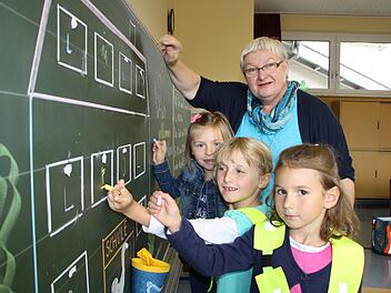 Am Tag der Einschulung ist der Übertritt nach der 4. Klasse noch ganz weit weg, aber dreieinhalb Jahre später müssen sich die Abc-Schützen entscheiden, wie es weiter gehen soll.  Foto: Archiv/Ralf Ruppert