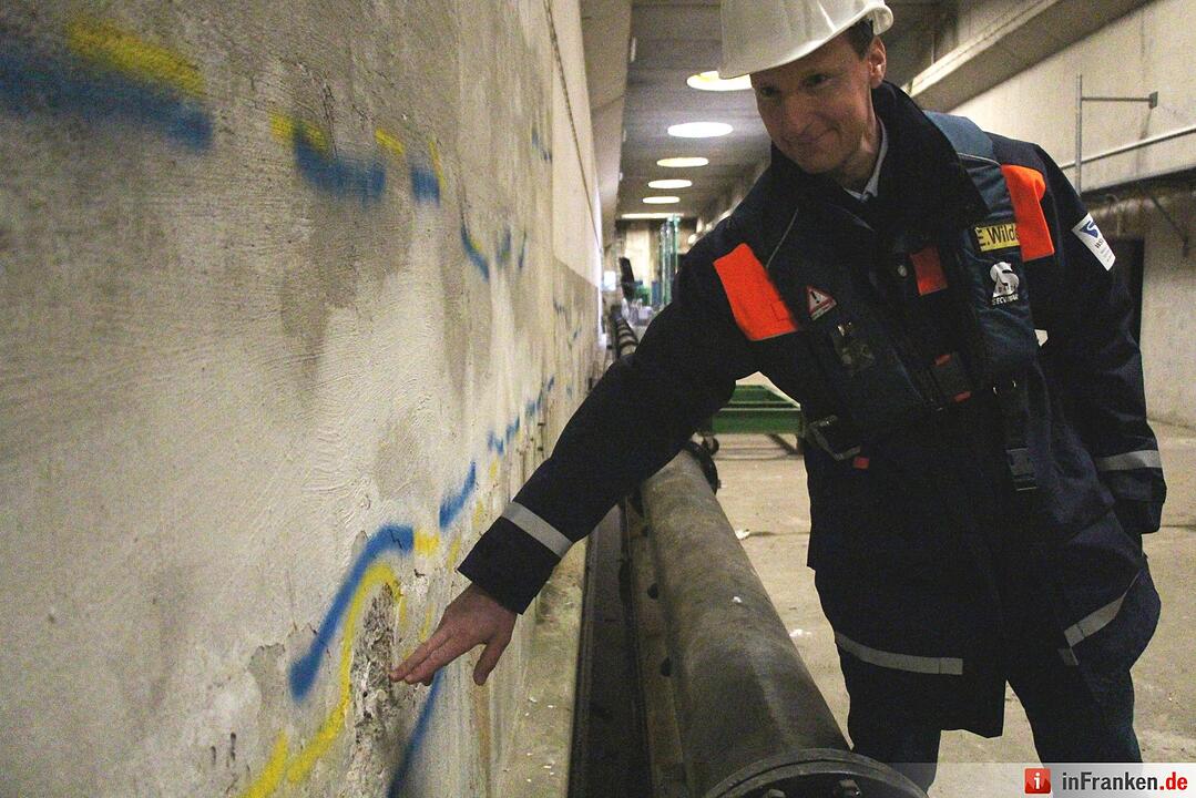 Auf Foto-Tour im  Inneren der Schleuse Erlangen