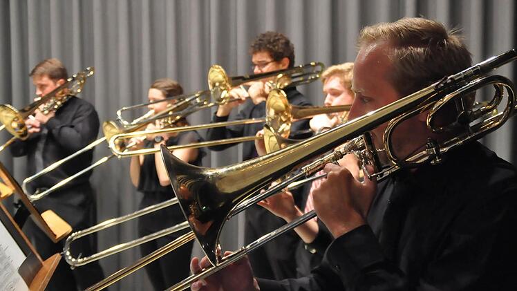 In die Klangwelten der Posaune entführten elf Musikstudenten aus den Posaunenklassen der Musikhochschule Würzburg unter dem Motto "Posaunissimo".  Foto: Peter Klopf