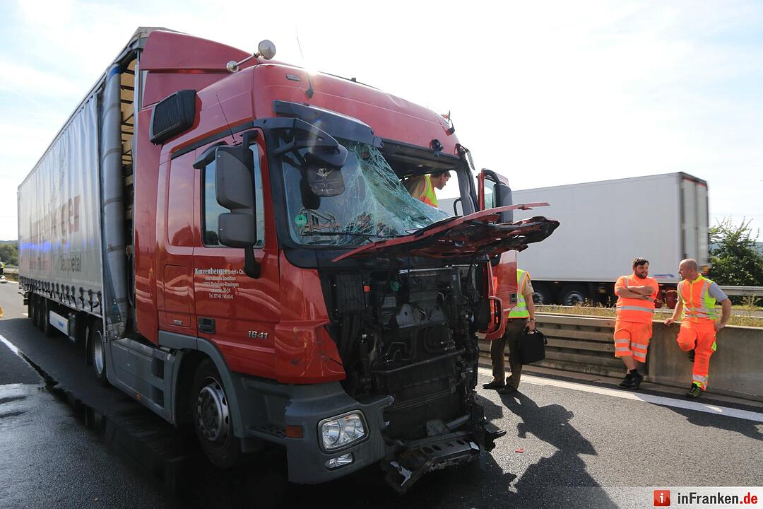Lkw donnert in WarnleitanhŠnger von Wanderbaustelle - Autofahrer wenden eigenstŠndig und werden zu Geisterfahrern
