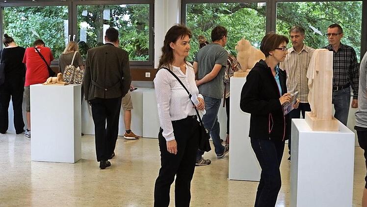 Zahlreiche Besucher hatten die Chance genutzt, während der Triennale die Berufsfachschule für Holzbildhauer zu besuchen.  Foto: Marion Eckert
