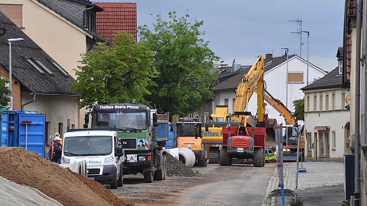 Die zentrale Großbau in Hallstadt - zwischen Marktplatz und Lichtenfelser Straße Foto: Ronald Rinklef