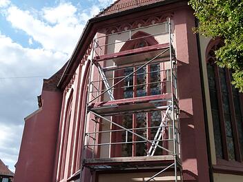 Auch außen musste ein Gerüst aufgestellt werden.  Fotos: Marion Krüger-Hundrup