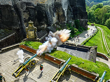Ausflugstipp für History-Fans: Salutschießen auf Festung Königstein mit Kanone