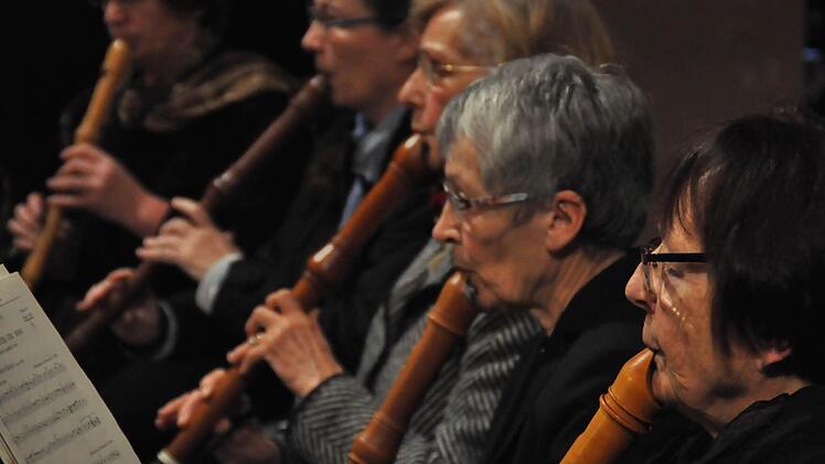 Das Flötenensemble konzertierte in der Erlöserkirche. Foto: Peter Klopf