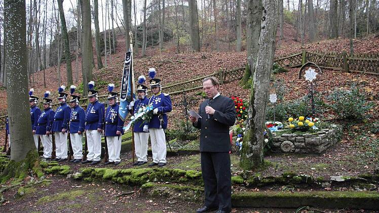 Heinrich Freiherr von Pölnitz gedenkt seiner Großtante, die am 17. November 100 Jahre alt geworden wäre.  Fotos: Galster