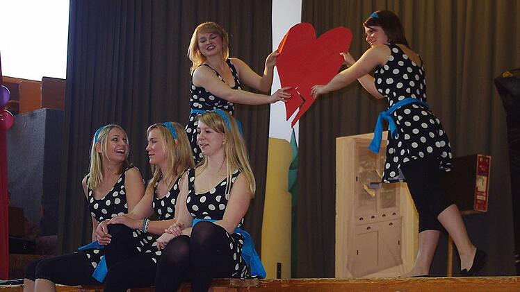Vom Ringelreihen bis zum Männerballett: In Wilhelmsthal war alles zu sehen. Foto: Heike Schülein