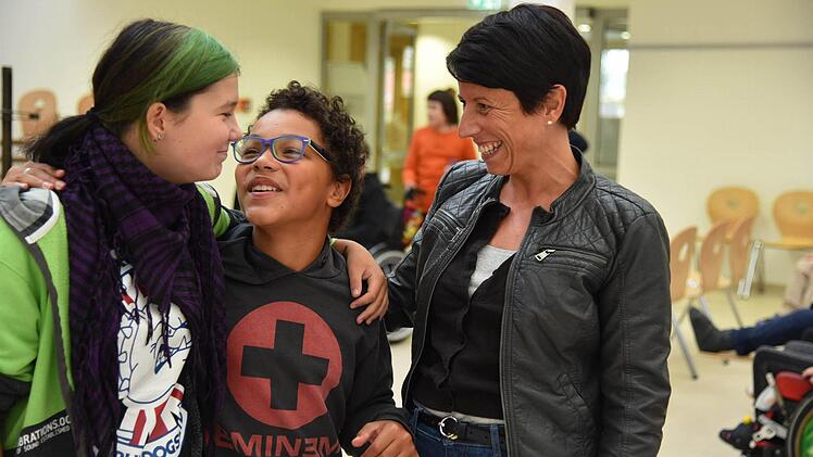 Helle Freude herrscht bei (von links) Anna-Lena Grebner, Elijah Peagler und Jacqueline Keim .