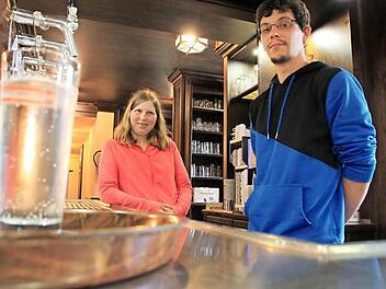Markus Krause und Sandra Mohr werden derzeit intensiv für ihre Arbeit in der Gastwirtschaft geschult. Foto: Heike Beudert