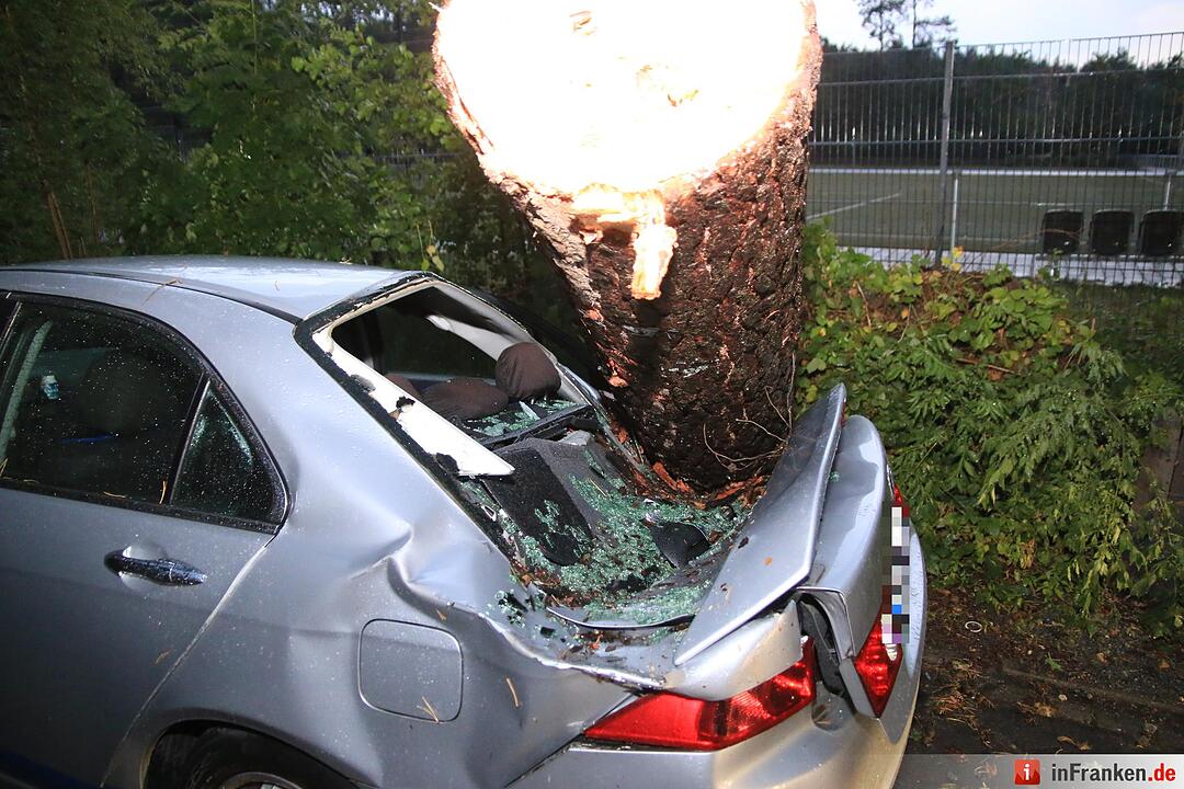 Massive Schäden nach Sturm in Bamberg