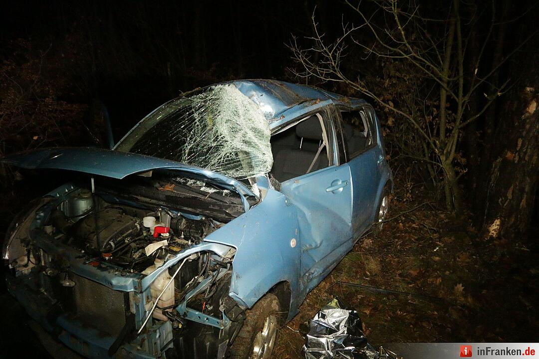 Unfall auf B505: Frau prallt mit Pkw gegen Baum