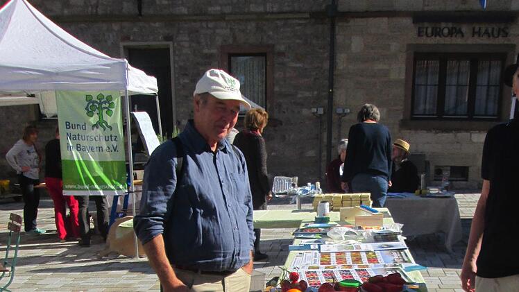 Tomaten, Marke Eigenbau hat Karl Schwarz (links), in unterschiedlichsten Sorten. Winfried Ehling