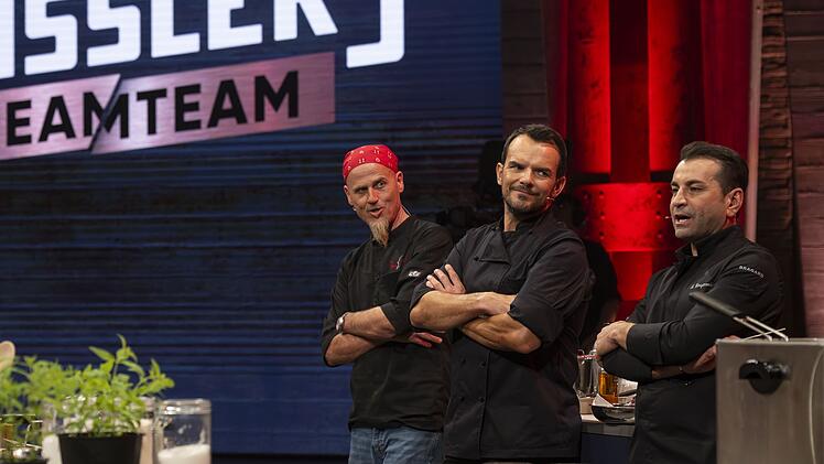 "Hensslers Dreamteam" (von links: Ralf Zacherl, Steffen Henssler, Ali Güngörmüş) blieb gelassen. "Sterne zählen hier nix."