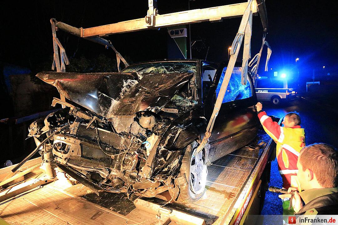 Strullendorf: Raserei endet im Gartenzaun