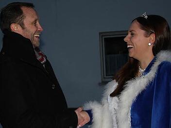 Auch Prinzessin Jessika I war bei der Wahlkampfveranstaltung anwesend. Darüber freute sich SPD-Bürgermeisterkandidat Thomas Friedlein. Foto: Veronika Schadeck