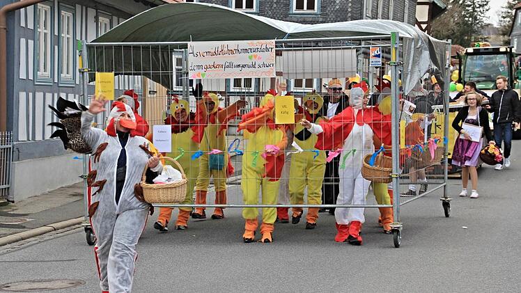 Stallpflicht herrschte wegen der Vogelgrippe für die "gackernden Hühner" der Damengymnastikgruppe des VfL Untermerzbach. Foto: Helmut Will
