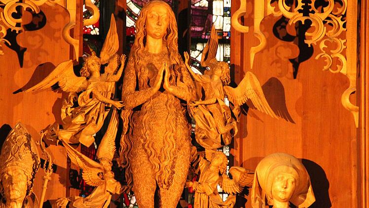Die Münnerstädter Pfarrei heißt St. Maria Magdalena. Die Magdalenenfigur ist die zentrale Figur des Riemenschneideraltars. Foto: Heike Beudert