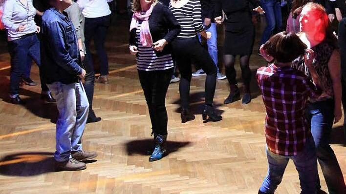 Zu den Klängen der 80er und 90er wurde auf der Tanzfläche abgerockt.  Foto: Richard Sänger