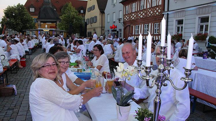 Impressionen von der "Weißen Nacht"   Foto: Evi Seeger