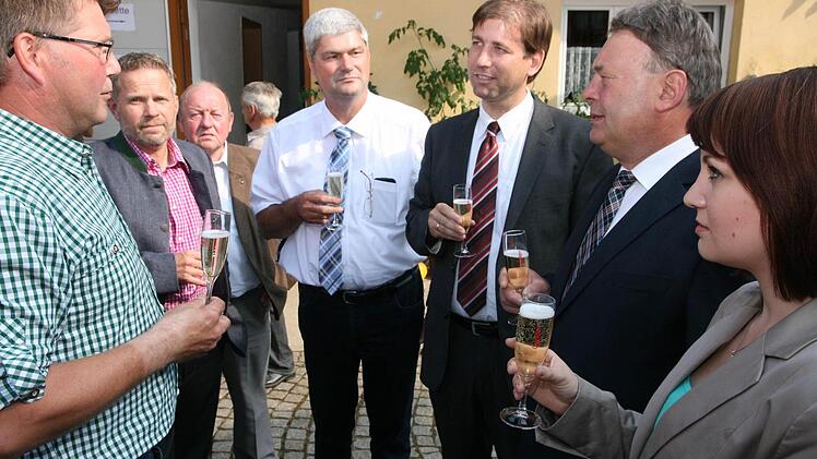 Begrüßung mit einem Glas Charlemagner
