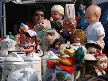 Bis in die Puppen schlafen und dann auf zum Flohmarkt. Die Mediengruppe Oberfranken machte es zum vierten Mal möglich. Fotos: Matthias Hoch