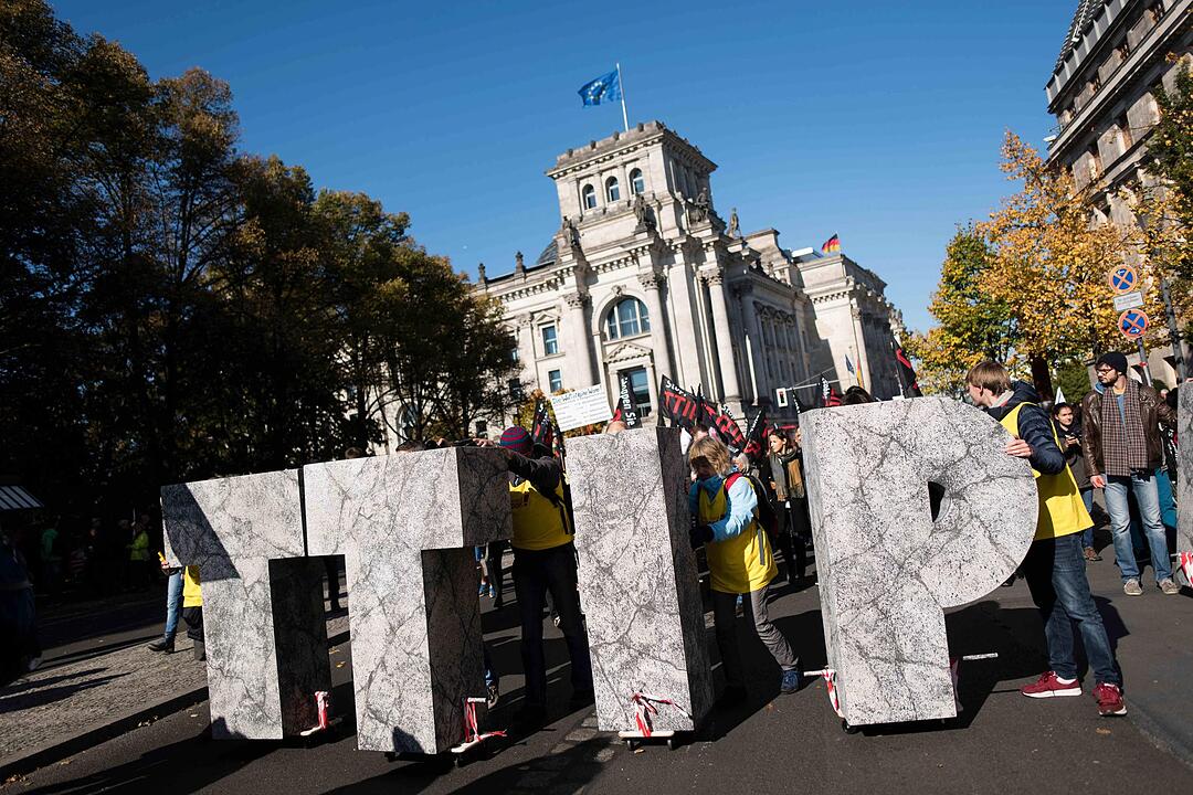 Demonstration gegen TTIP und CETA