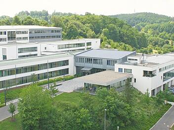 Fast fertig: Der Umbau der Realschule CO II in der Thüringer Straße - rechtzeitig zum 50-jährigen Bestehen. Die ersten Schüler kamen zum Schuljahr 1968/69.CO II
