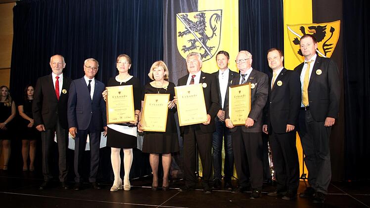 Viermal gab's die Ehrennadel in Gold für Herzogenauracher.