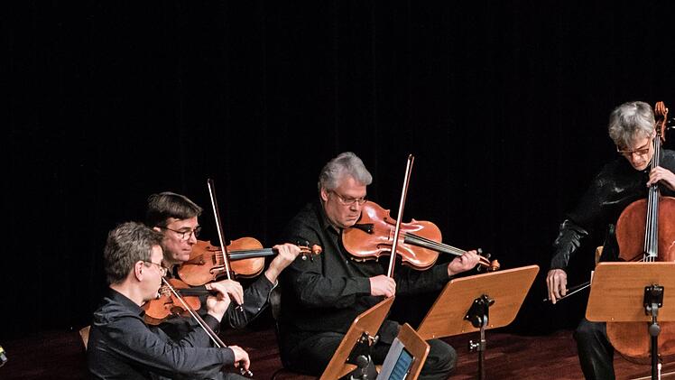 Das Vogler Quartett und der Saxofonist Christian Segmehl gastierten im Coburger Kongresshaus.Foto_Jochen Berger