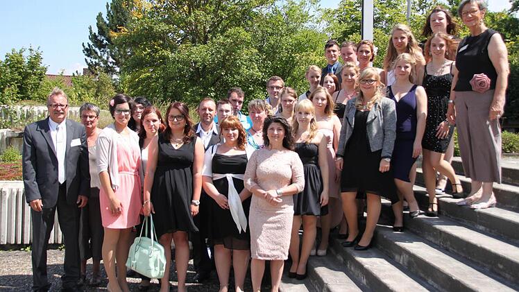 Die Absolventen 2014 der Fachschule für Altenpflege in Münnerstadt.