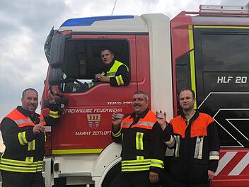 Holger Hereth, Matthias Hauke, Torsten Hereth und Kevin Lamp d&uuml;rfen nun auch Fahrzeuge der Klasse C fahren. Foto: Hans Kaiser