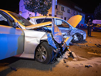 Zwei Personen nach Verkehrsunfall verletzt