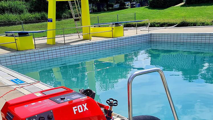 Stadtsteinach: Starkregen führt zu Freibad-Zwangspause - stundenlanger Feuerwehreinsatz