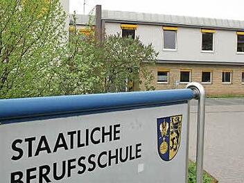 Für eine Generalsanierung des Altbaus der Staatlichen Berufsschule Lichtenfels werden erhebliche Mittel benötigt. Foto: Ramona Popp