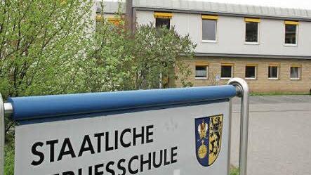 Für eine Generalsanierung des Altbaus der Staatlichen Berufsschule Lichtenfels werden erhebliche Mittel benötigt. Foto: Ramona Popp