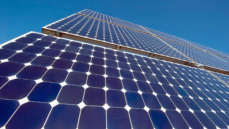 Wer Strom aus der Solarenergie einspeist, erhält dafür eine Vergütung. Symbolfoto: Foto: Soeren Stache/dpa