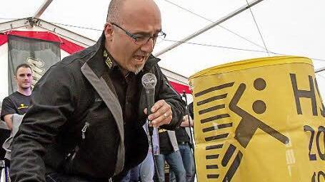 Hakan Balkan peitscht nicht nur bei den Spielen ein, sondern auch beim Feiern.