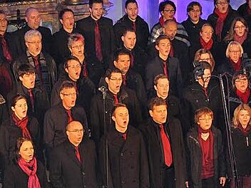 Volles Haus war in der St. Oswaldkirche beim Konzert des Neustadter Chors "Choralle".  Foto: Sonja Werner