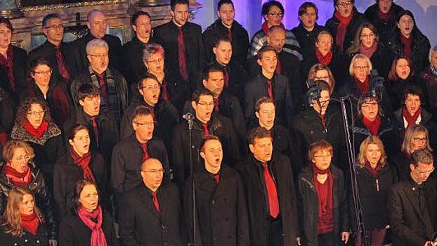 Volles Haus war in der St. Oswaldkirche beim Konzert des Neustadter Chors "Choralle".  Foto: Sonja Werner