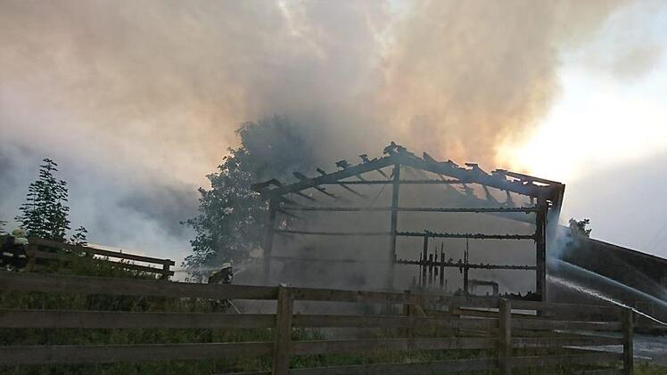Beim Brand in Höfles. Foto: Feuerwehr Kronach/Gerwin Lieb