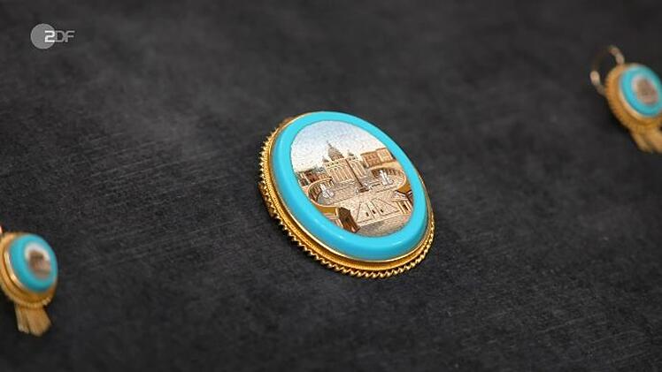 Elisabeth N&uuml;dling war von dem Schmuckset begeistert, zahlte jedoch nur die H&auml;lfte der Expertensch&auml;tzung.