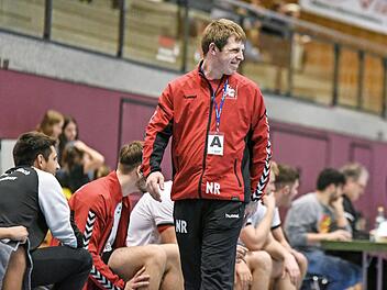 Nils Reinermann, Trainer der SG Bad Rodach/Gro&szlig;walbur, hat klare Vorstellungen vom weiteren Saisonverlauf in der Handball-Bezirksoberliga: "Wir werden vorerst nur trainieren. An Punktspielen nehmen wir wegen der m&ouml;glichen Ansteckungsgefahr nicht teil." Foto: Ryan Evans