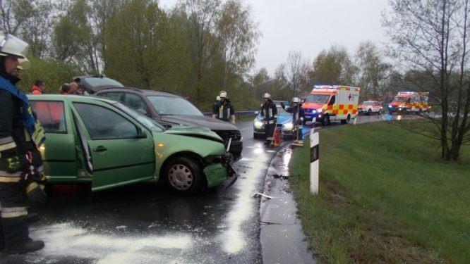 Frontal stie&szlig;en die beiden VWs bei Marktredwitz zusammen. Foto: Polizeiinspektion Marktredwitz